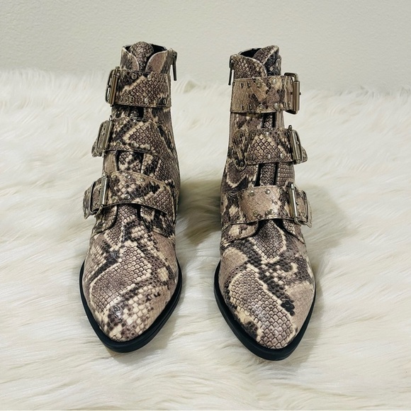 Women’s Steven by Steven Madden Harmon Snake Print Moto Boots 9 US! - Picture 2 of 14